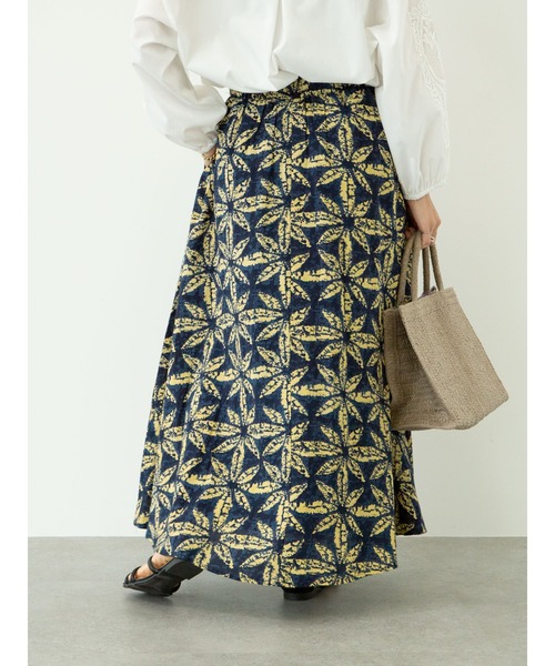 Green Parks(グリーンパークス)の「Iインドプリントギャザースカート*(スカート・レディース・ブラック/ネイビー/レッド・FREE)」の14枚目の写真