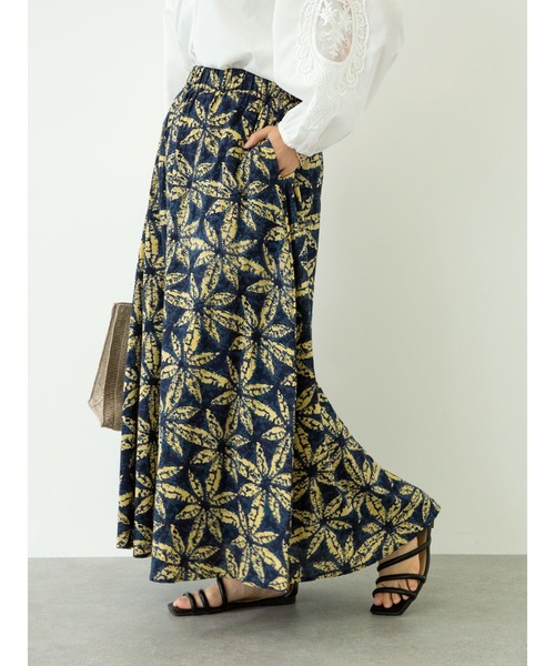 Green Parks(グリーンパークス)の「Iインドプリントギャザースカート*(スカート・レディース・ブラック/ネイビー/レッド・FREE)」の17枚目の写真