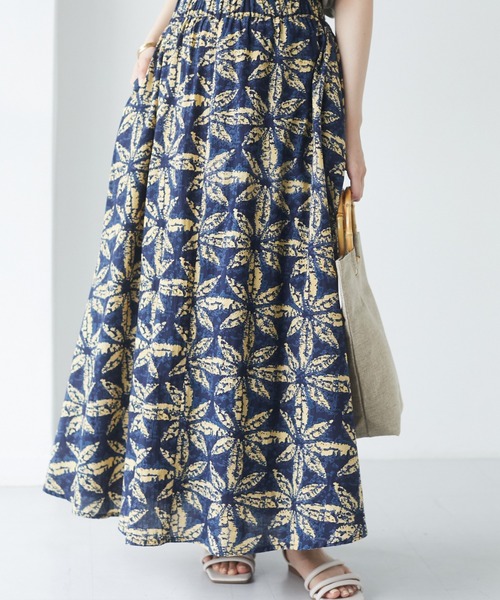 Green Parks(グリーンパークス)の「Iインドプリントギャザースカート*(スカート・レディース・ブラック/ネイビー/レッド・FREE)」の21枚目の写真