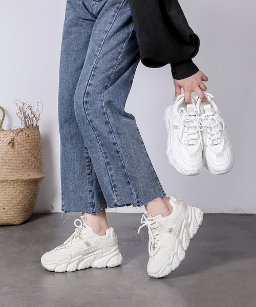 Shoes in Closet(シューズインクローゼット)の「軽量厚底 ボリュームソール レースアップスニーカー 07(スニーカー・レディース・ベージュ/ホワイト/ブラック・M/L/S/LL/3L/XS)」の14枚目の写真