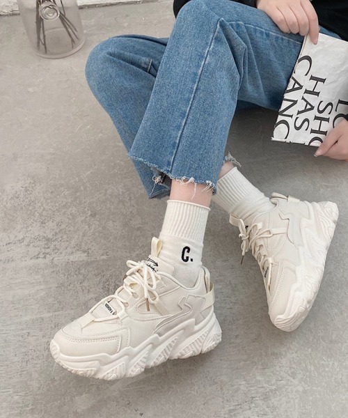 Shoes in Closet（シューズインクローゼット）の「軽量厚底 ボリュームソール レースアップスニーカー 07（スニーカー・レディース・ベージュ/ホワイト/ブラック・M/L/S/LL/3L/XS）」の12枚目の写真
