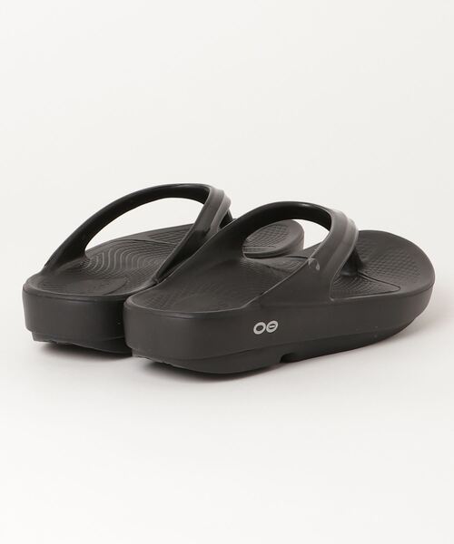OOFOS（ウーフォス）の「OOFOS/oolala/サンダル（サンダル・レディース・ブラック・24/23/25）」の3枚目の写真