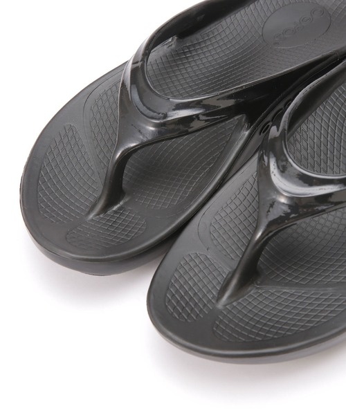 OOFOS（ウーフォス）の「OOFOS/oolala/サンダル（サンダル・レディース・ブラック・24/23/25）」の9枚目の写真