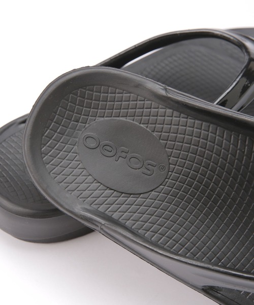 OOFOS（ウーフォス）の「OOFOS/oolala/サンダル（サンダル・レディース・ブラック・24/23/25）」の8枚目の写真