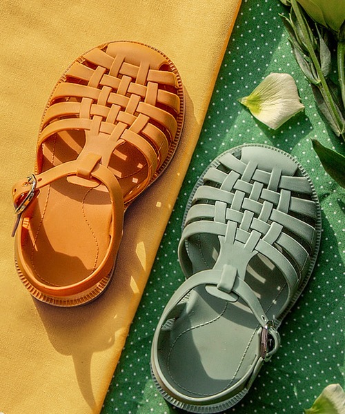 aimoha（アイモハ）の「編み風 編みメッシュネックベルトフラットサンダル（サンダル・キッズ・ブラウン/グリーン/ネイビー/ピンク・14/15 /18/17/16/19）」の5枚目の写真