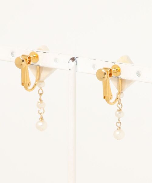 tone（トーン）の「【IRODORI】彫モヨウと淡水パールの揺れるearring（square）（イヤリング・レディース・ホワイト・FREE）」の2枚目の写真