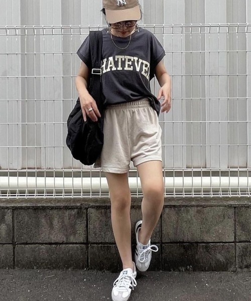 andme（アンドミー）の「コットン天竺ロゴプリントフレンチスリーブTシャツ（Tシャツ/カットソー・レディース・チャコールグレー/オフホワイト/グリーン/ブルー/ブラック/ピンク/モカ/ホワイト×ピンク/ホワイト×グリーン/ホワイト×レッド/ホワイト×パープル/ホワイト×イエロー・M）」の20枚目の写真