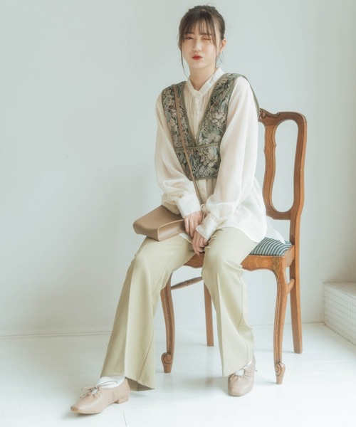 nemne store（ネンネストア）の「のんびり過ごすフレアカラーパンツ（スラックス・レディース・オレンジ/ブルー/ライトグリーン/アイボリー/マスタード・SMALL/MEDIUM）」の2枚目の写真