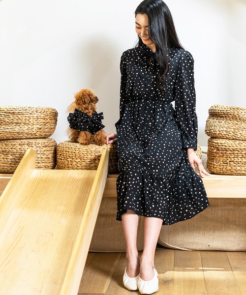Toyome（トヨミー）の「【飼い主と犬服のペアルックセット】リボンタイ付きドット柄ワンピース（ペットウェア・レディース・ブラック/グリーン・M/S/XXS/L/SS）」の14枚目の写真