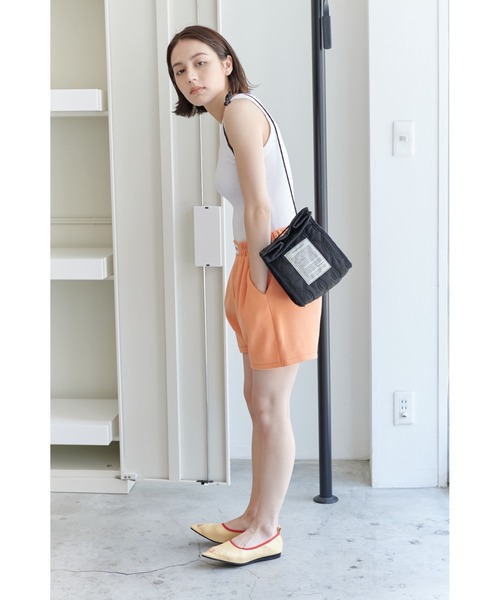 THEATRE PRODUCTS（シアタープロダクツ）の「キルティングスクエアショルダーバッグ（ショルダーバッグ・レディース・ホワイト/ブラック/ベージュ/グリーン・FREE）」の19枚目の写真