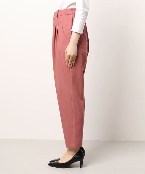 Rewde(ルゥデ)の「タックテーパードパンツ(1R12-08075)(その他パンツ・レディース・ベージュ/カーキ/ピンク・S/L/M)」の8枚目の写真