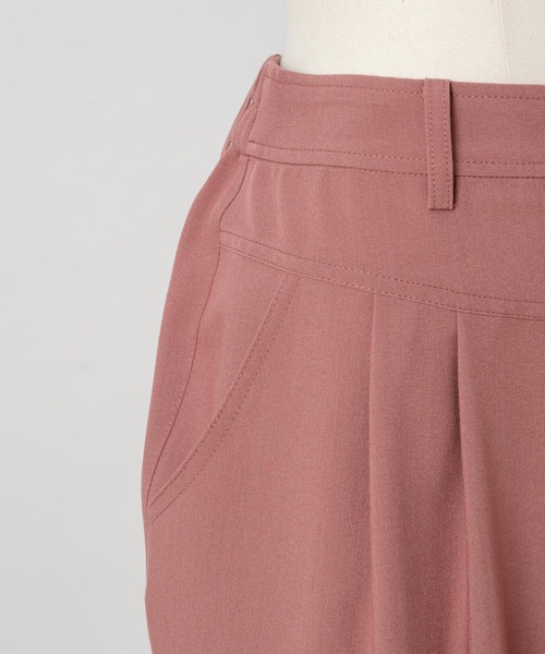 Rewde(ルゥデ)の「タックテーパードパンツ(1R12-08075)(その他パンツ・レディース・ベージュ/カーキ/ピンク・S/L/M)」の11枚目の写真