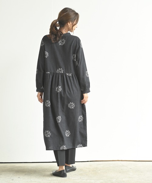 rps（アールピーエス）の「サークル刺繍ワンピース（ワンピース・レディース・アイボリー/チャコールグレー/グレイッシュベージュ/カーキ・M）」の16枚目の写真