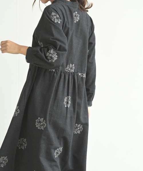 rps（アールピーエス）の「サークル刺繍ワンピース（ワンピース・レディース・アイボリー/チャコールグレー/グレイッシュベージュ/カーキ・M）」の9枚目の写真