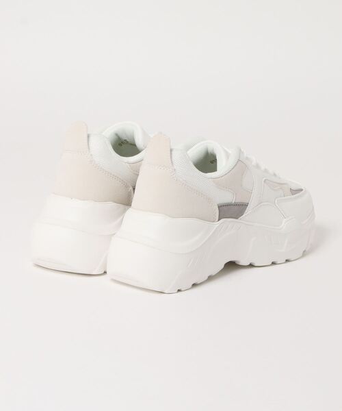 NATURAL BEAUTY BASIC(ナチュラルビューティーベーシック)の「ダッドソールスニーカー(スニーカー・レディース・ホワイト/ベージュ・LARGE/MEDIUM/SMALL)」の3枚目の写真