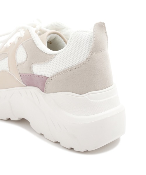 NATURAL BEAUTY BASIC(ナチュラルビューティーベーシック)の「ダッドソールスニーカー(スニーカー・レディース・ホワイト/ベージュ・LARGE/MEDIUM/SMALL)」の13枚目の写真