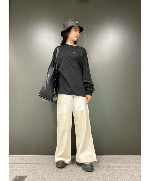 DIESEL（ディーゼル）の「レディース サステナブル Tシャツ エンブロイダリー リラックスフィット バックプリント（Tシャツ/カットソー・レディース・ホワイト/ブラック・MEDIUM/SMALL/LARGE/X-SMALL）」の12枚目の写真