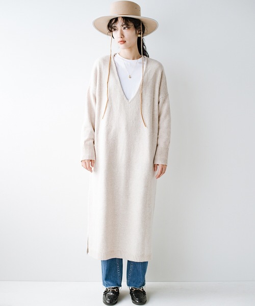 haco!(ハコ)の「ゆるVネックが今っぽかわいい!重ね着に便利なビッグビッグニットワンピース(ワンピース・レディース・ブラック/アイボリー・SMALL/MEDIUM/LARGE/X-LARGE)」の10枚目の写真