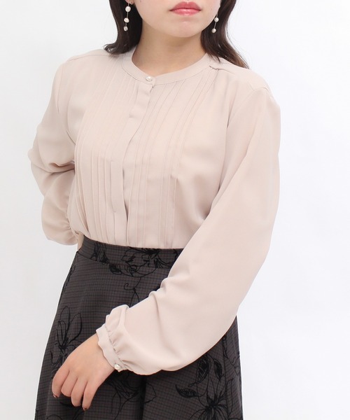 TRUDEA(トルディア)の「バンドカラーピンタックブラウス(シャツ/ブラウス・レディース・ブラック/ベージュ/グリーン/スモークピンク・MEDIUM/LARGE)」の13枚目の写真