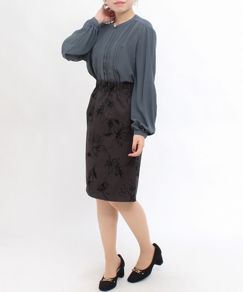 TRUDEA(トルディア)の「バンドカラーピンタックブラウス(シャツ/ブラウス・レディース・ブラック/ベージュ/グリーン/スモークピンク・MEDIUM/LARGE)」の9枚目の写真