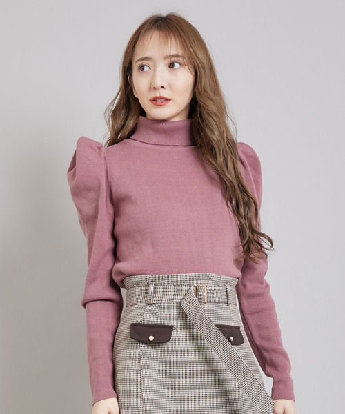 TITTY&CO.（ティティーアンドコー）の「【TITTY&CO.】カシミヤタッチタートル（ニット/セーター・レディース・ライトブルー/ブラック/オフホワイト/ピンク・FREE）」の4枚目の写真