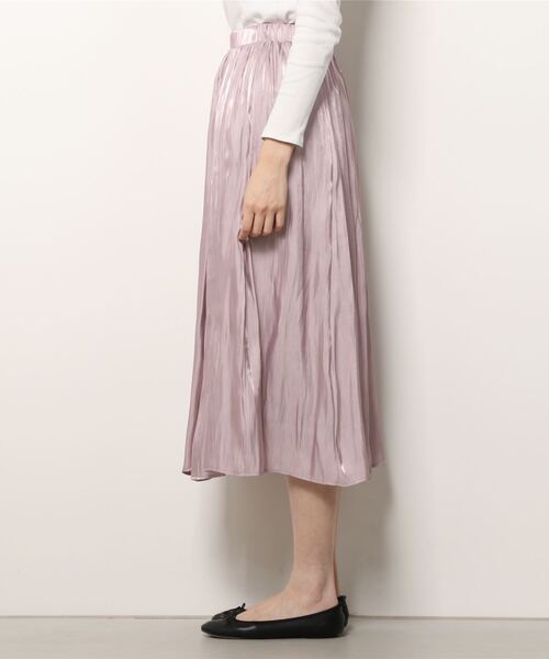 TRUDEA（トルディア）の「シャイニーロングスカート（スカート・レディース・ピンク/ライトグレー/ラベンダー/グレイッシュベージュ・MEDIUM）」の5枚目の写真