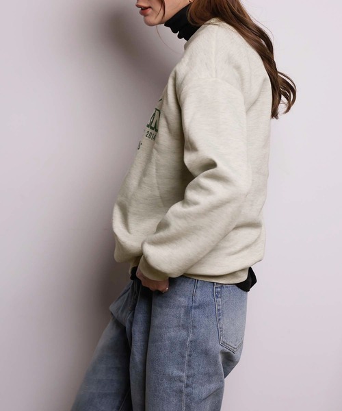 Girly Doll（ガーリードール）の「カレッジロゴスウェット（スウェット・レディース・ライトグレー/ダークグレー/ボルドー/アイボリー・M/L）」の8枚目の写真