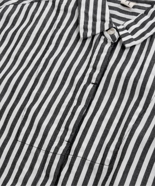 Ampersand(アンパサンド)の「premier ストライプロングシャツ_ママ(シャツ/ブラウス・レディース・ブラック/ブルー/グリーン・MEDIUM)」の9枚目の写真