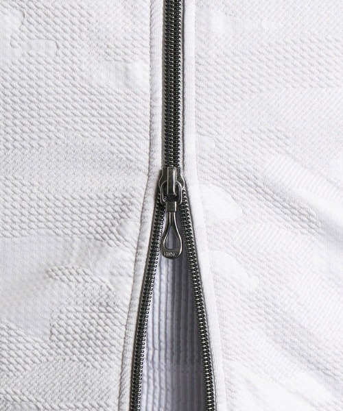 HIDEAWAYS NICOLE（ハイダウェイニコル）の「カモフラエンボスパーカ（パーカー・メンズ・グレー/オフホワイト/ネイビー/ブラック・X-LARGE/MEDIUM/LARGE）」の10枚目の写真