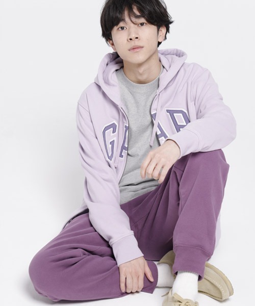 GAP(ギャップ)の「GAPロゴフルジップ パーカー (ユニセックス)(パーカー・メンズ・ホワイト/ライトブルー/ラベンダー/グレー/イエロー/ブラック/ネイビー・S/M/L/XL/XS/XXS)」の7枚目の写真