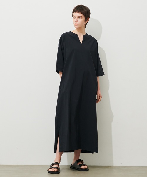 N.O.R.C by the line(ノークバイザライン)の「ナイロンストレッチキーネックワンピース(ワンピース・レディース・ブラック/ブルー/ダークグレー/カーキ/ベージュ・M/S/L)」の2枚目の写真