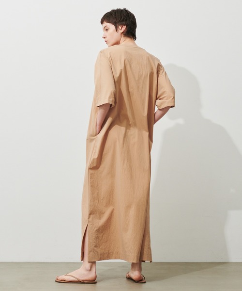 N.O.R.C by the line(ノークバイザライン)の「ナイロンストレッチキーネックワンピース(ワンピース・レディース・ブラック/ブルー/ダークグレー/カーキ/ベージュ・M/S/L)」の10枚目の写真