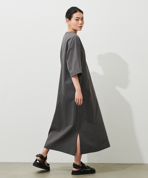 N.O.R.C by the line(ノークバイザライン)の「ナイロンストレッチキーネックワンピース(ワンピース・レディース・ブラック/ブルー/ダークグレー/カーキ/ベージュ・M/S/L)」の13枚目の写真