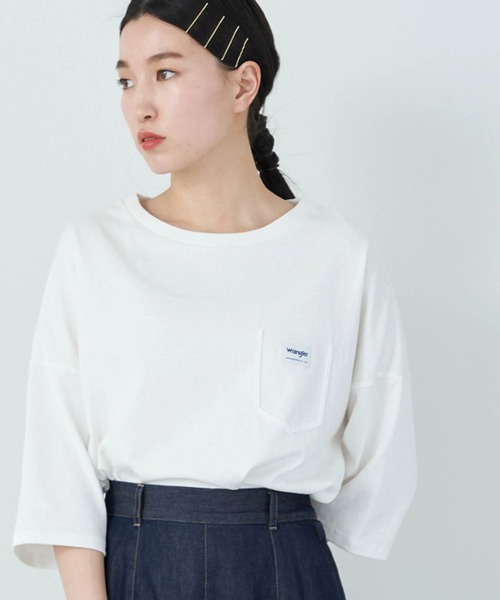 Wrangler（ラングラー）の「Wrangler フェイクポケットＴシャツ*（Tシャツ/カットソー・レディース・チャコールグレー/ベージュ/オフホワイト・FREE）」の2枚目の写真