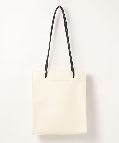 AZUL by moussy(アズールバイマウジー)の「NARROW HANDLE SHOPPER BAG /ナローハンドルショッパーバッグ(ショルダーバッグ・レディース・ブラック/アイボリー・FREE)」の3枚目の写真