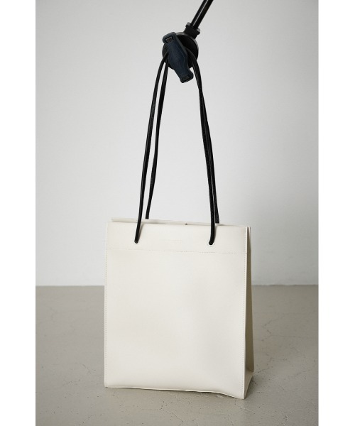 AZUL by moussy(アズールバイマウジー)の「NARROW HANDLE SHOPPER BAG /ナローハンドルショッパーバッグ(ショルダーバッグ・レディース・ブラック/アイボリー・FREE)」の1枚目の写真