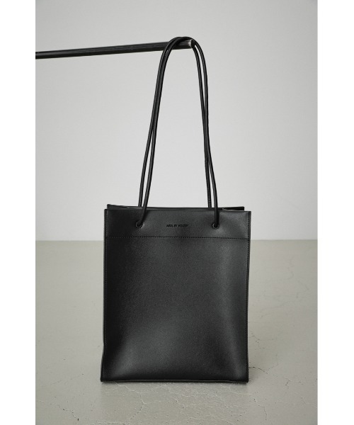 AZUL by moussy(アズールバイマウジー)の「NARROW HANDLE SHOPPER BAG /ナローハンドルショッパーバッグ(ショルダーバッグ・レディース・ブラック/アイボリー・FREE)」の2枚目の写真