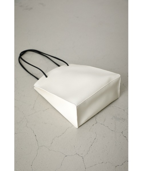 AZUL by moussy(アズールバイマウジー)の「NARROW HANDLE SHOPPER BAG /ナローハンドルショッパーバッグ(ショルダーバッグ・レディース・ブラック/アイボリー・FREE)」の22枚目の写真