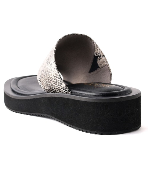 coca（ANDEX shoes product）（コカ）の「coca / コカ　ボリュームソール　厚底　トングサンダル　122010（サンダル・レディース・ホワイト/ブラック/ブラック系その他・LL/M/L/S）」の13枚目の写真