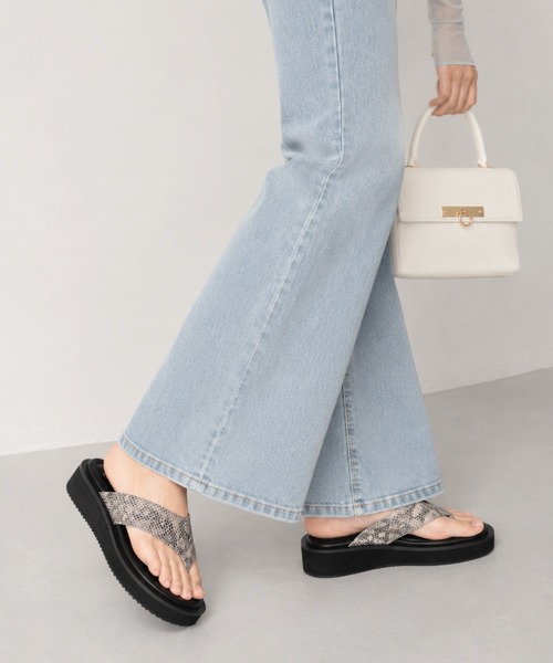 coca（ANDEX shoes product）（コカ）の「coca / コカ　ボリュームソール　厚底　トングサンダル　122010（サンダル・レディース・ホワイト/ブラック/ブラック系その他・LL/M/L/S）」の10枚目の写真