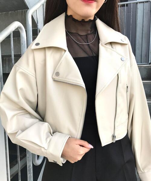 INGNI（イング）の「クロップド丈／ライダースジャケット（ライダースジャケット・レディース・アイボリー/ブラック・M）」の2枚目の写真