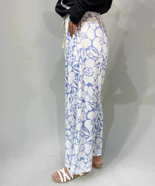 BILLABONG(ビラボン)の「BILLABONG/ビラボン ボタニカル柄/リーフ柄/ルーズシルエットハイウエストパンツ BC013-861(その他パンツ・レディース・ブラック/ブルー・M/L)」の8枚目の写真