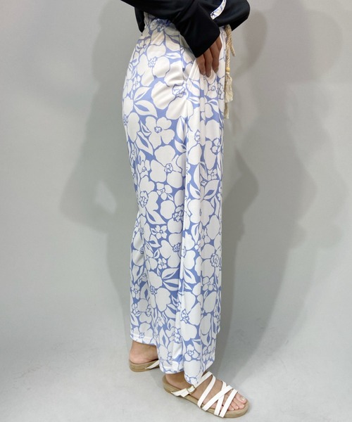 BILLABONG(ビラボン)の「BILLABONG/ビラボン ボタニカル柄/リーフ柄/ルーズシルエットハイウエストパンツ BC013-861(その他パンツ・レディース・ブラック/ブルー・M/L)」の10枚目の写真