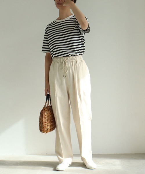 yuni(ユニ )の「コットンリネン natural toutch wide tuck パンツ(スラックス・レディース・キナリ/ブラック/カーキ・FREE)」の2枚目の写真