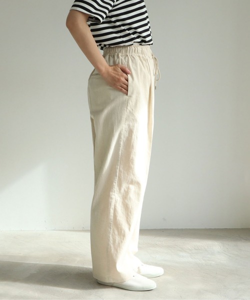 yuni(ユニ )の「コットンリネン natural toutch wide tuck パンツ(スラックス・レディース・キナリ/ブラック/カーキ・FREE)」の20枚目の写真
