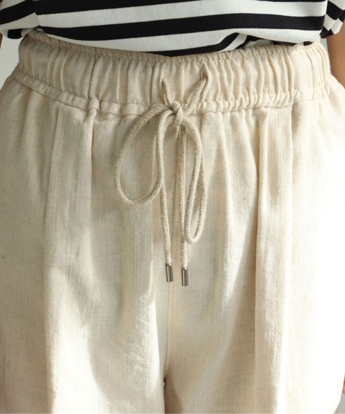 yuni(ユニ )の「コットンリネン natural toutch wide tuck パンツ(スラックス・レディース・キナリ/ブラック/カーキ・FREE)」の21枚目の写真