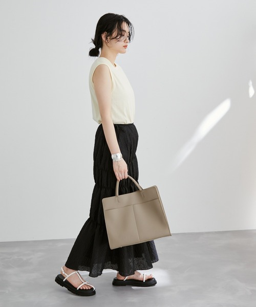 ADAM ET ROPE'(アダムエロペ)の「【A4対応・2WAY】ソフトフェイクレザースクエアA4バッグ(トートバッグ・レディース・チャコールグレー/グレー・FREE)」の3枚目の写真