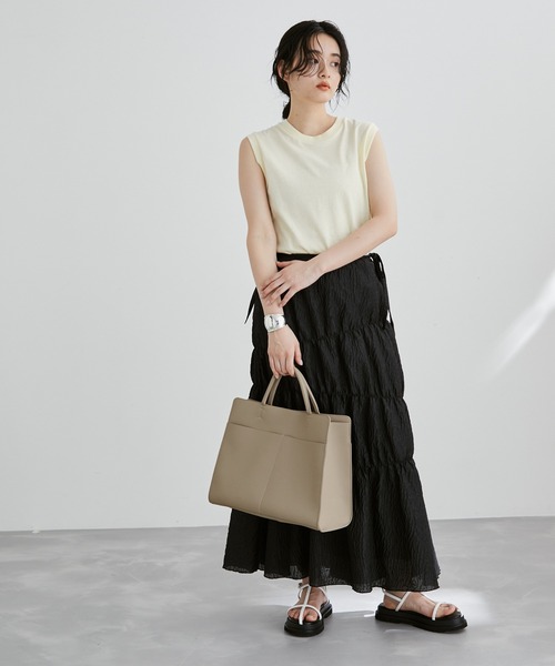 ADAM ET ROPE'(アダムエロペ)の「【A4対応・2WAY】ソフトフェイクレザースクエアA4バッグ(トートバッグ・レディース・チャコールグレー/グレー・FREE)」の17枚目の写真