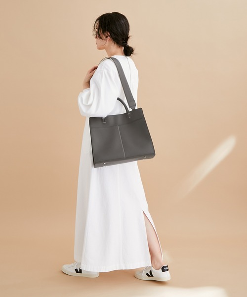 ADAM ET ROPE'(アダムエロペ)の「【A4対応・2WAY】ソフトフェイクレザースクエアA4バッグ(トートバッグ・レディース・チャコールグレー/グレー・FREE)」の18枚目の写真