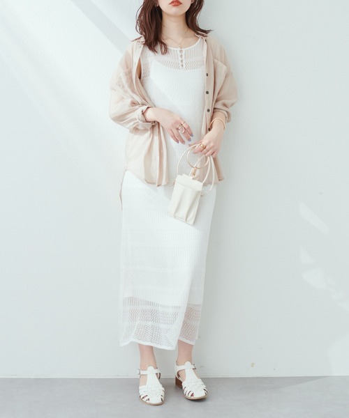 natural couture(ナチュラルクチュール)の「色違いで持っていたいアイテム ダブルポケットシアーシャツ(シャツ/ブラウス・レディース・チャコールグレー/ベージュ/オフホワイト/ピンク/グリーン/ライトベージュ・FREE)」の21枚目の写真